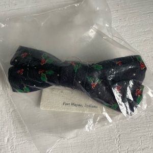 NWT Vera Bradley Christmas Holly Boy Bow Tie